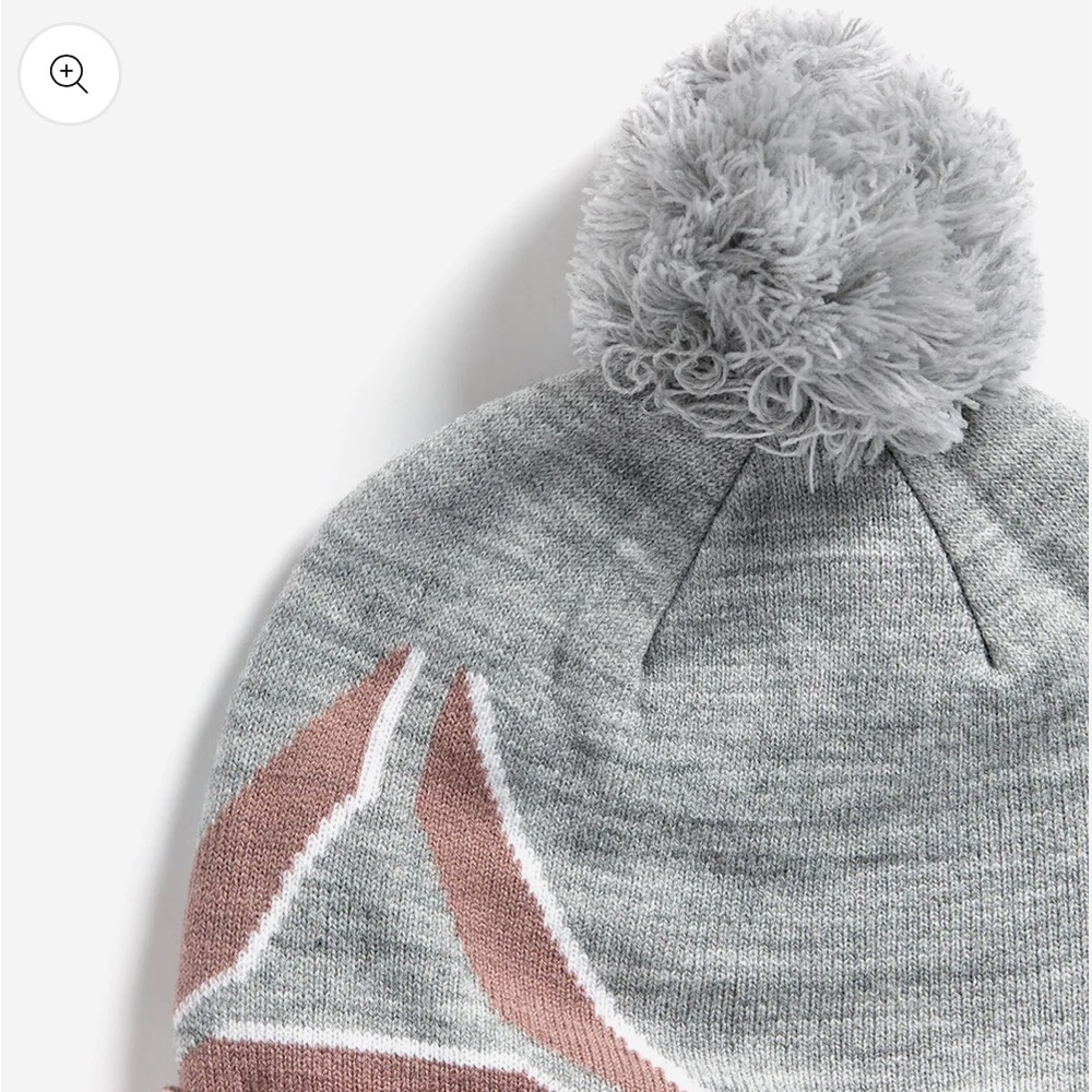 Reebok Women's Logo Intarsia Pom Beanie nwt light grey - Picture 3 of 3